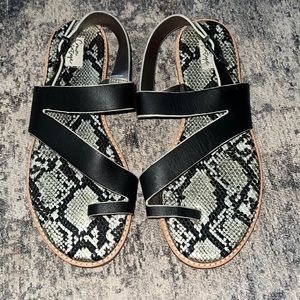 Crown Vintage Women’s Shoes